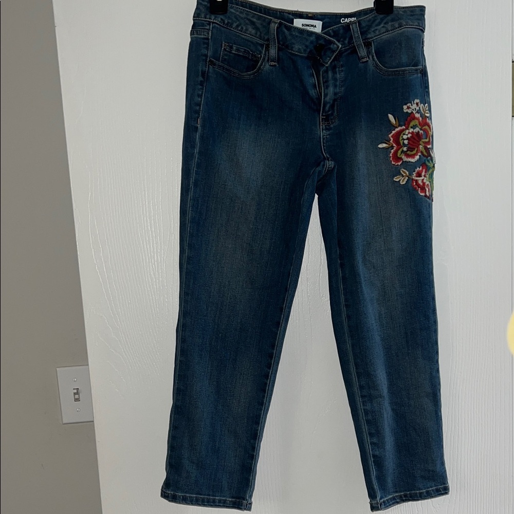 Sonoma Dark Blue Cropped Capri Jeans with Floral Embroidery